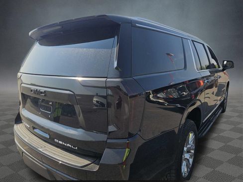 Used 2022 GMC Yukon XL Denali AWD/4WD image 3