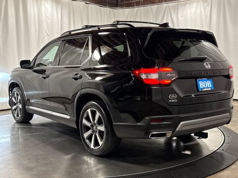 Used 2025 Honda Pilot Touring image 9