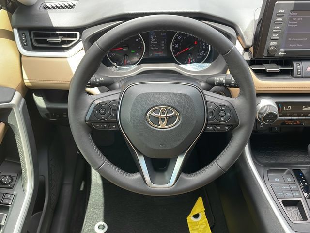 Used 2022 Toyota RAV4 XLE Premium AWD/4WD image 15
