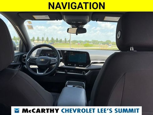 Used 2025 Chevrolet Equinox LT FWD image 34