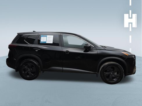Used 2026 Nissan Rogue SV AWD/4WD image 3