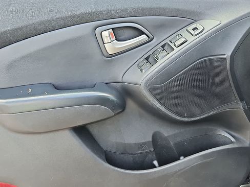 Used 2013 Hyundai Tucson Limited AWD/4WD image 10