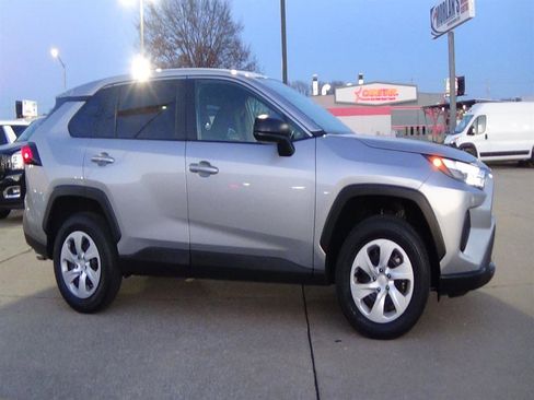 Used 2025 Toyota RAV4 LE image 5