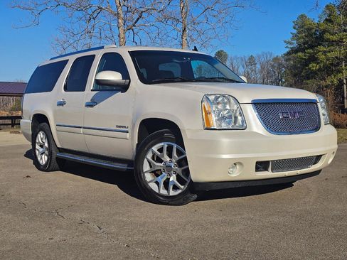 Used 2014 GMC Yukon XL Denali image 1