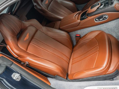 Used 2020 Aston Martin V8 Vantage Coupe RWD image 25