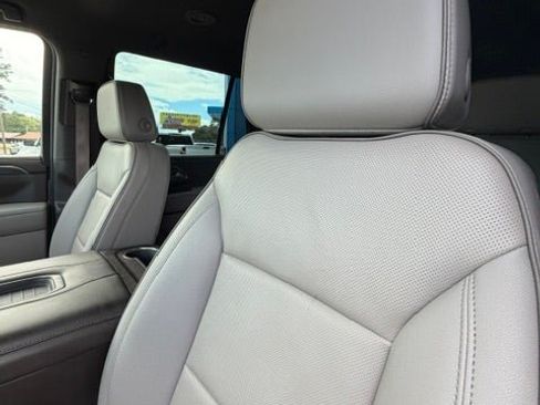 Used 2023 GMC Yukon SLT w/ SLT Luxury Package RWD image 14