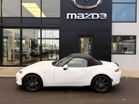 New 2025 MAZDA MX-5 Miata Grand Touring w/ Appearance Package image 1
