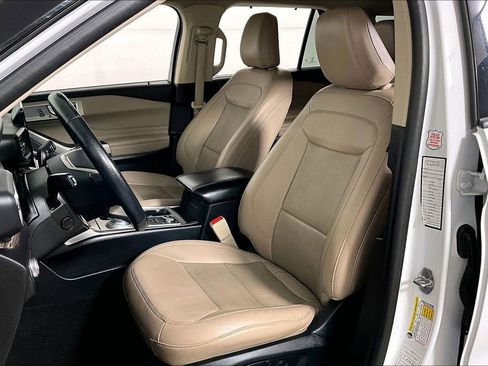 Used 2021 Ford Explorer Limited w/ Equipment Group 301A image 25