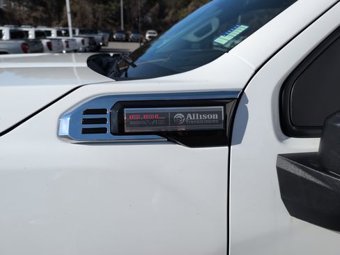 New 2026 GMC Sierra 2500 Pro w/ Convenience Package image 3