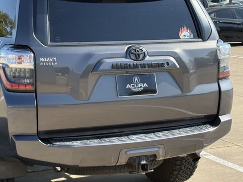 Used 2016 Toyota 4Runner SR5 AWD/4WD image 6