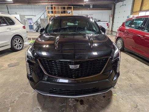 Used 2022 Cadillac XT4 Premium Luxury w/ LPO, ONYX Package image 8