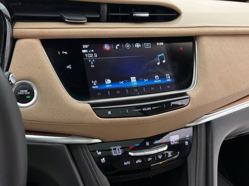 Used 2018 Cadillac XT5 Platinum w/ Driver Assist Package image 20