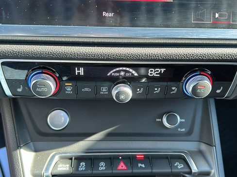 Used 2020 Audi Q3 2.0T Premium Plus image 18