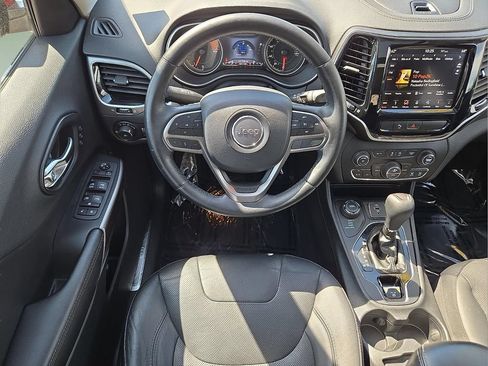 Used 2019 Jeep Cherokee Limited AWD/4WD image 11