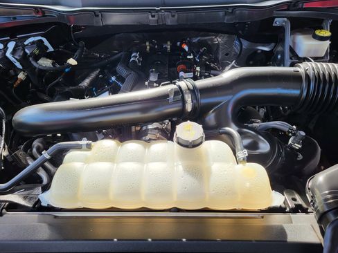 Used 2024 Ford F150 XLT w/ FX4 Off-Road Package image 23