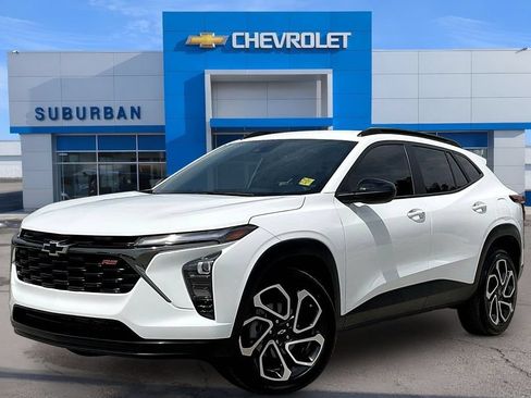 Used 2025 Chevrolet Trax RS w/ Driver Confidence Package FWD image 1