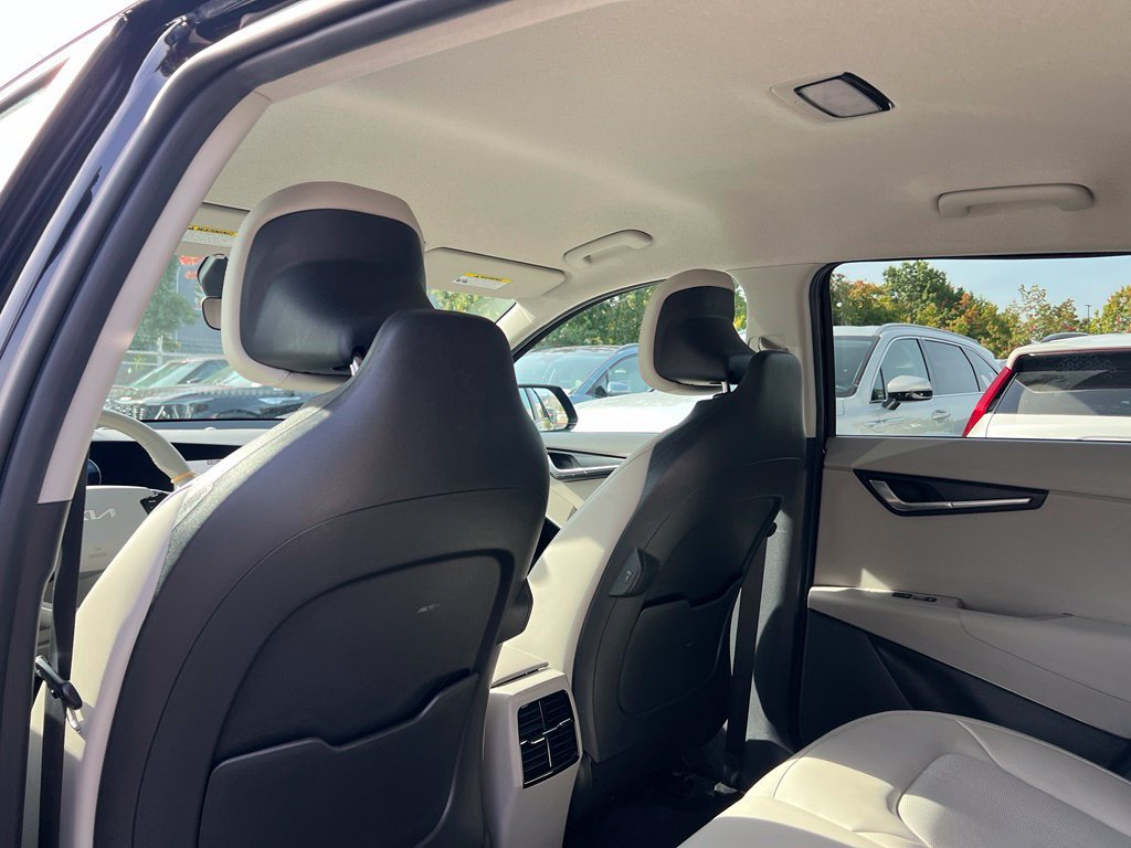 Used 2023 Kia Niro Wind w/ Wind Preserve Package FWD image 9