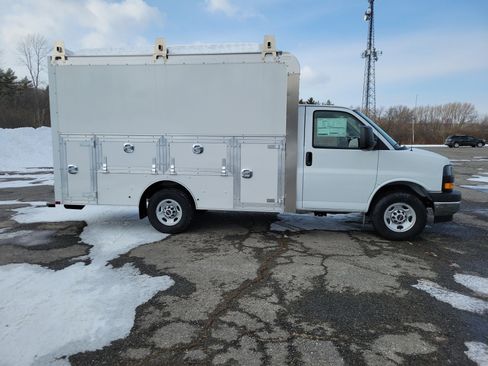 New 2025 GMC Savana 3500 w/ Power Convenience Package image 8