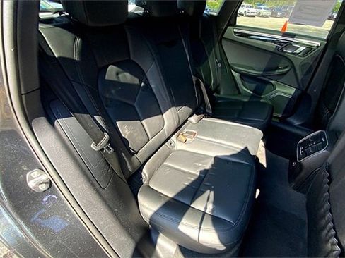 Used 2023 Porsche Macan image 40