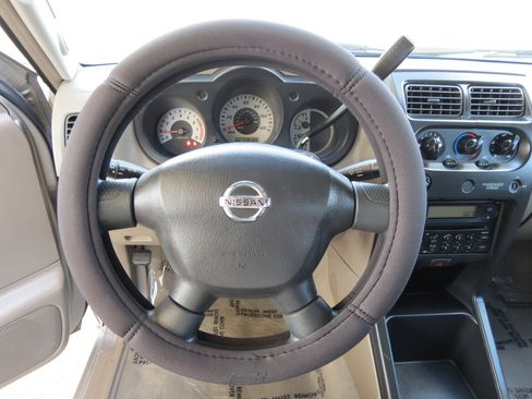 Used 2004 Nissan Frontier XE w/ (VTP) Value Truck Pkg image 11