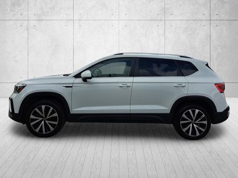 Used 2024 Volkswagen Taos SE FWD image 8