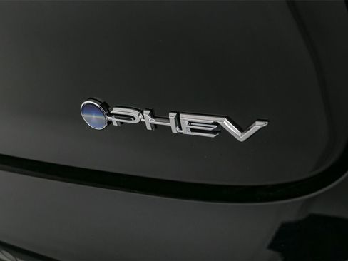 New 2026 Toyota Prius Plug-In Hybrid image 10