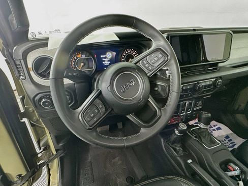Certified 2025 Jeep Wrangler Sport AWD/4WD image 19