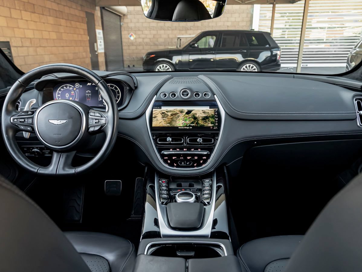 Used 2024 Aston Martin DBX AWD/4WD image 15