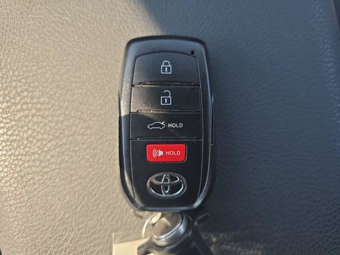 Used 2025 Toyota Camry SE FWD image 27