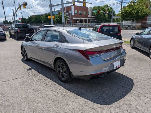 Used 2023 Hyundai Elantra SEL w/ Cargo Package FWD image 8