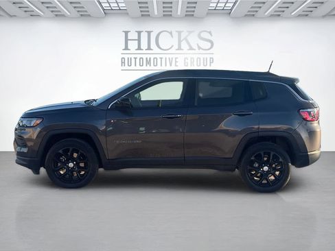Used 2024 Jeep Compass Latitude image 7