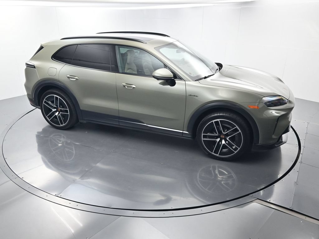 Certified 2026 Porsche Cayenne Electric AWD/4WD image 42