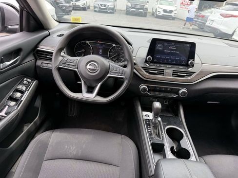 Used 2023 Nissan Altima 2.5 SV FWD image 13
