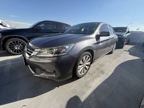 Used 2015 Honda Accord EX image 2