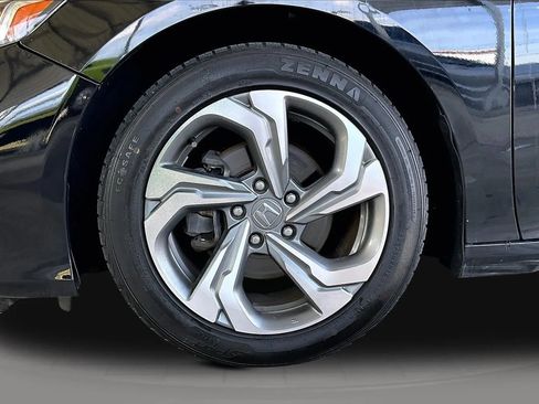 Used 2018 Honda Accord EX image 31