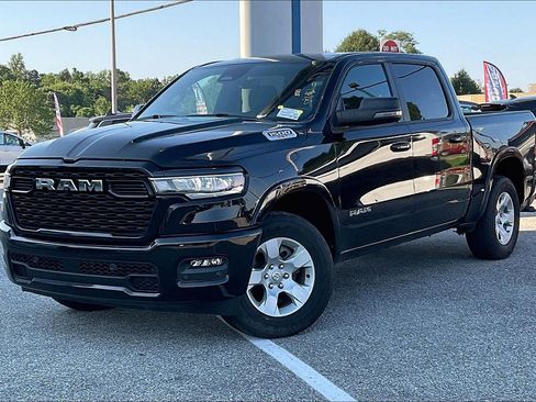 Used 2025 RAM 1500 Big Horn AWD/4WD image 3