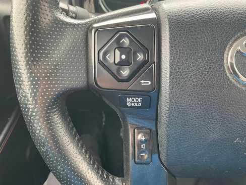 Used 2017 Toyota 4Runner TRD Off-Road Premium image 5