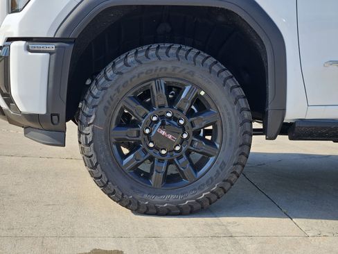 New 2026 GMC Sierra 3500 AT4 w/ AT4 Premium Plus Package AWD/4WD image 7
