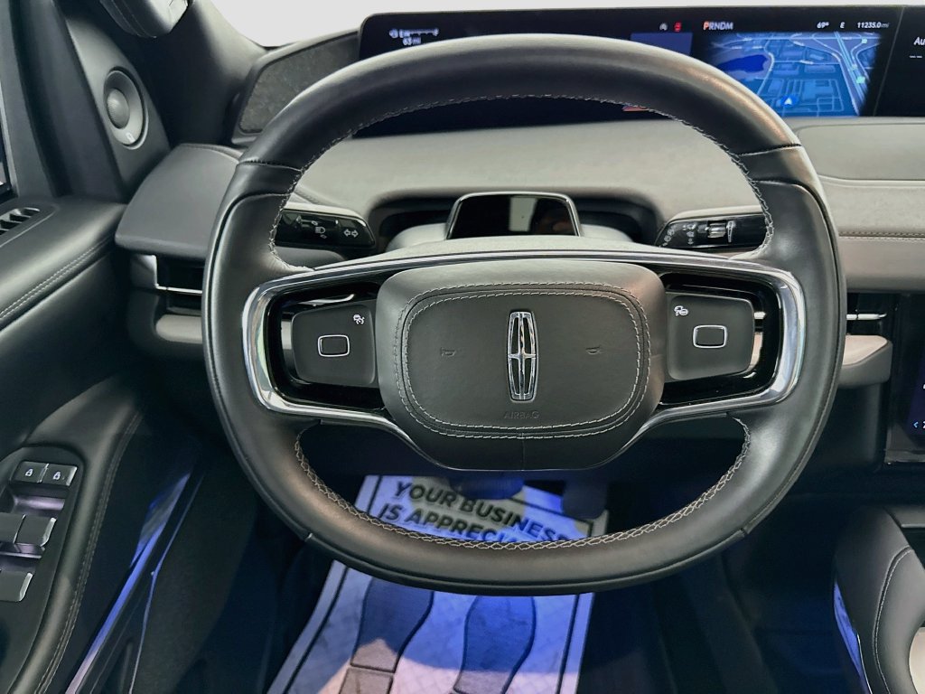 Used 2025 Lincoln Navigator Reserve w/ Jet Appearance Package AWD/4WD image 11