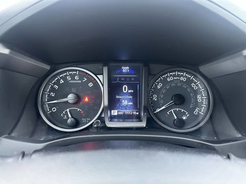 Used 2023 Toyota Tacoma TRD Off-Road image 21