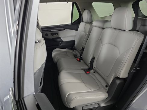 Certified 2025 Honda Pilot Touring image 18