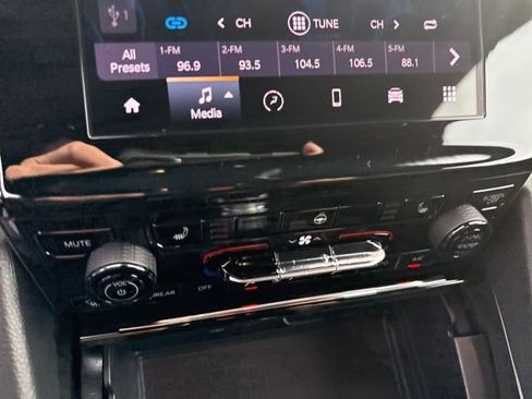 New 2025 Jeep Grand Cherokee Altitude w/ Trailer Tow Package image 27