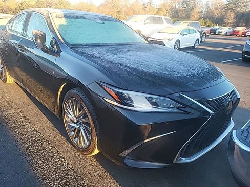 Used 2023 Lexus ES 350 Ultra Luxury w/ Accessory Package (Z1) image 2