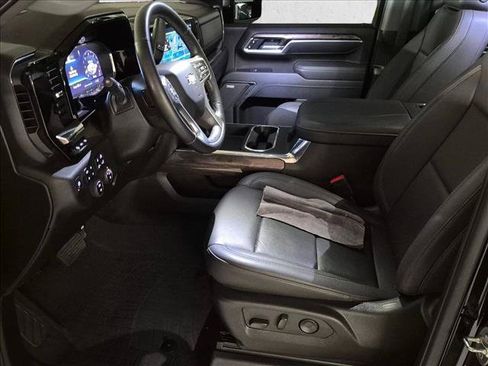 Used 2025 Chevrolet Silverado 2500 LTZ w/ LTZ Premium Package AWD/4WD image 13