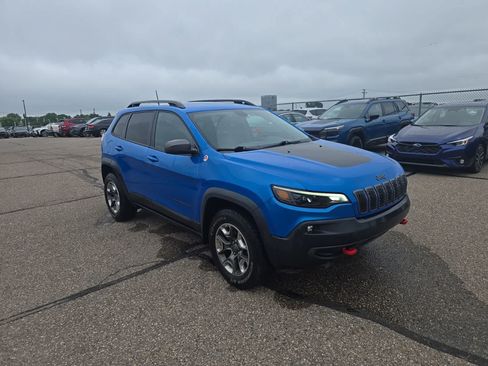 Used 2019 Jeep Cherokee Trailhawk AWD/4WD image 5