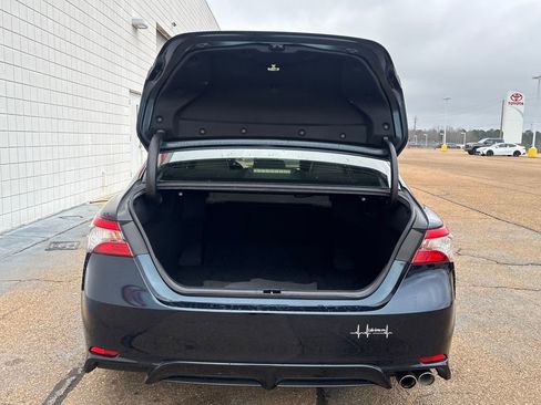 Used 2018 Toyota Camry SE image 28