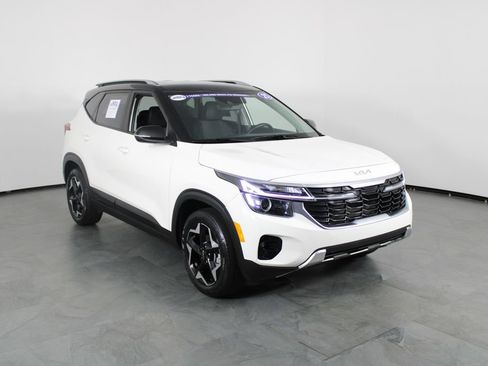 Used 2025 Kia Seltos S FWD image 12