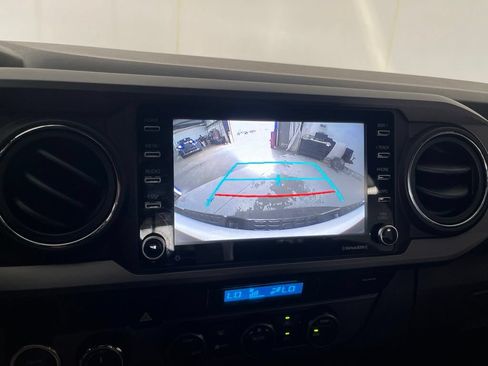 Used 2021 Toyota Tacoma TRD Off-Road AWD/4WD image 74