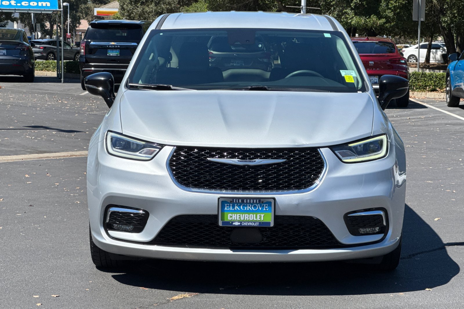 Used 2024 Chrysler Pacifica Touring-L FWD image 8
