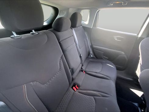 Used 2017 Jeep Compass Sport w/ Tech Group FWD image 18